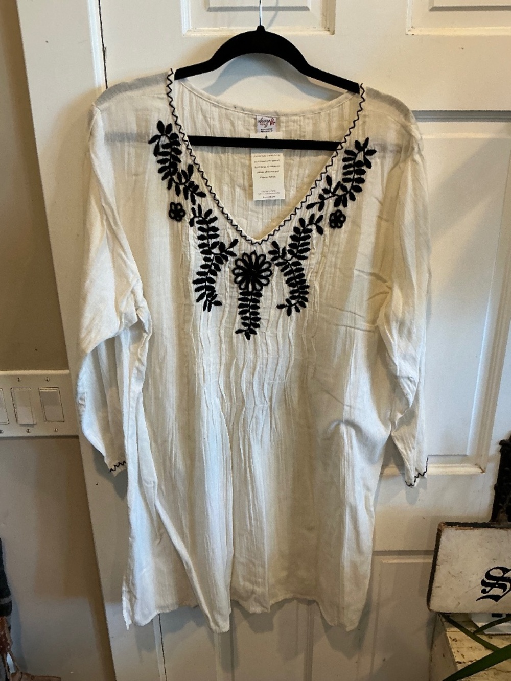 Abrazo 100% cotton pullover blouse! Brand new with tags! Size xlarge